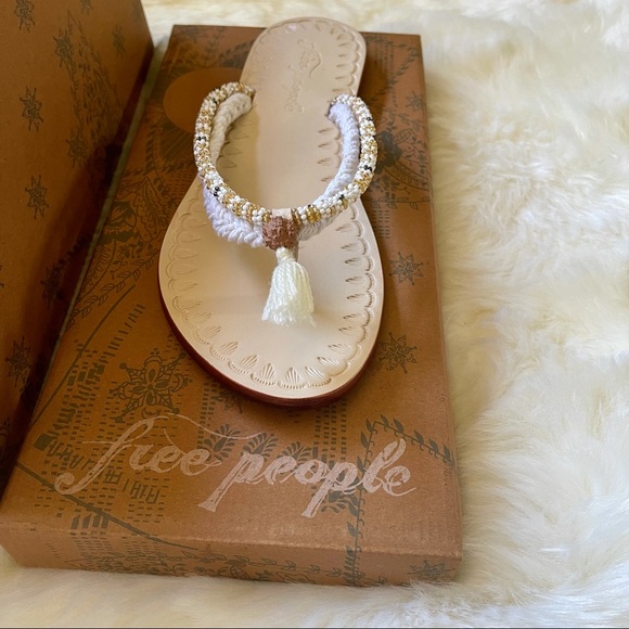 NWT ~  Free People Menorca Thong Sandal - Picture 5 of 11
